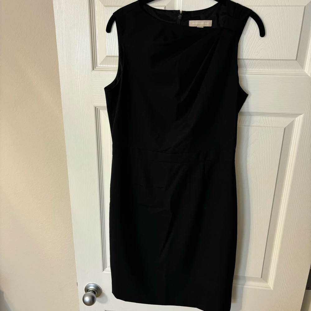 Banana Republic Wool Sleeveless Sheath Black Dress LBD size 10P